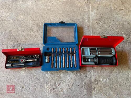 QTY OF SMALL TOOLS & TORQUE BITS