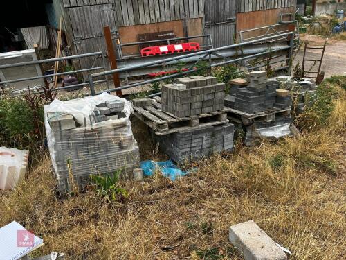 LARGE QUANTITY OF MIXED PAVERS
