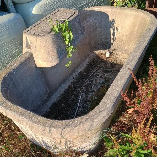 MOORE 150 GALLON TROUGH (1)