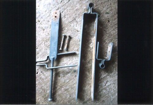 PAIR GATE HANGERS