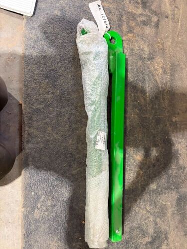 JOHN DEERE PICK UP HITCH ASSEMBLY