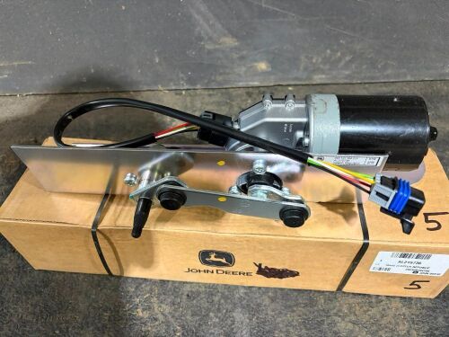 JOHN DEERE WINDSCREEN MOTOR (5)