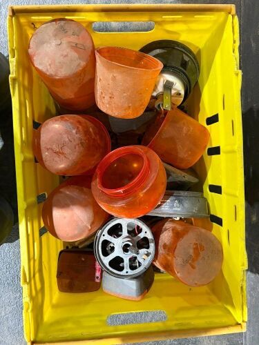 BOX OF AMBER BEACON FLASHING LIGHTS