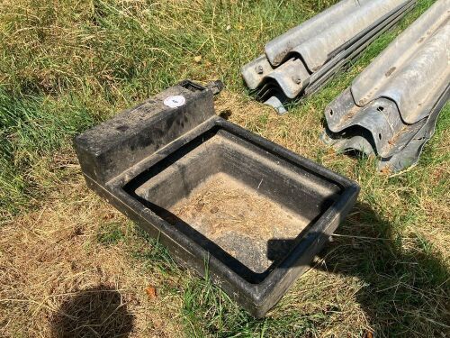JFC PLASTIC WATER TROUGH (4)