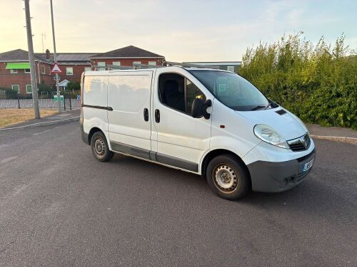 2009 VAUXHALL VIVARO 2.0L VAN