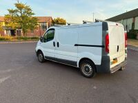 2009 VAUXHALL VIVARO 2.0L VAN - 4