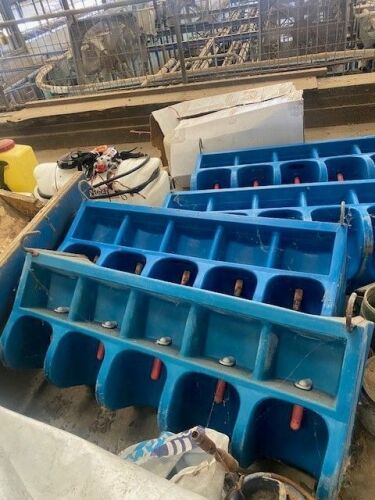4 WYDALE 5 CRAFT TEAT FEEDERS