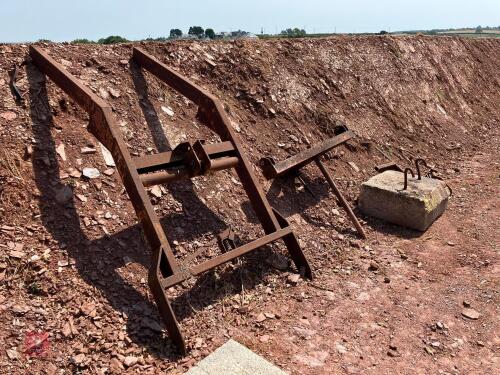 LOADER BOOM, BALE SPIKE & WEIGHT