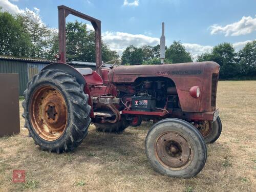 1961 DAVID BROWN 950 2WD TRACTOR