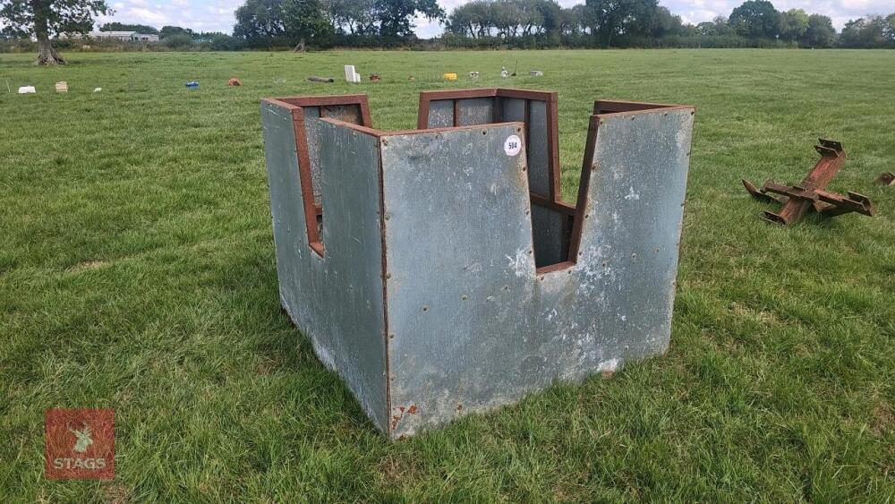 5' SQUARE BALE FEEDER