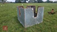 5' SQUARE BALE FEEDER