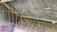 GALVANISED 8' CALF CREEP FEEDER - 24