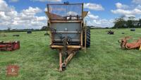 2007 RICHARD WESTERN D12 FYM SPREADER - 2