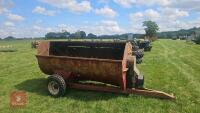 SIDE DISCHARGE DUNG SPREADER - 2