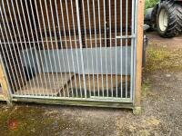 LARGE WOODEN DOG KENNEL AND RUN - 3