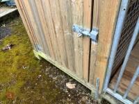 LARGE WOODEN DOG KENNEL AND RUN - 14