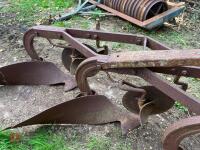 3 FURROW MASSEY FERGUSON PLOUGH - 7