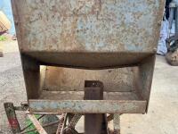 MASSEY FERGUSON POTATO PLANTER - 12