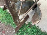 MASSEY FERGUSON POTATO PLANTER - 21