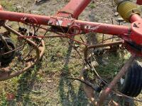 VICON HAYBOB 300 - 12