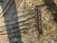 VICON HAYBOB 300 - 32