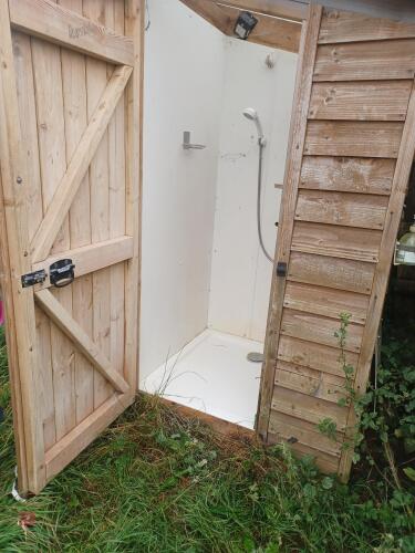 GLAMPING SHOWER UNIT