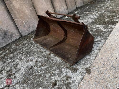 TRACTOR LOADER BUCKET
