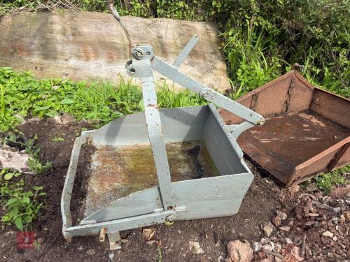 FERGUSON EARTH SCOOP