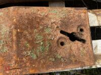 JOHN DEERE FRONT TRACTOR WEIGHTS - 6
