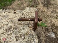 REAR CONCRETE TRACTOR WEIGHT - 4
