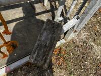 MOLE VALLEY CATTLE CRUSH - 8