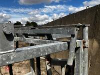 MOLE VALLEY CATTLE CRUSH - 9