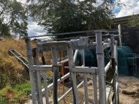 MOLE VALLEY CATTLE CRUSH - 17
