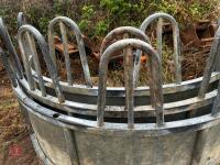 TOMBSTONE ROUND FEEDER - 8