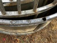 TOMBSTONE ROUND FEEDER - 11