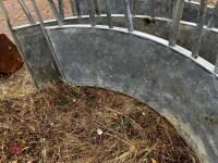 TOMBSTONE ROUND FEEDER - 18