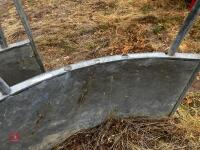 TOMBSTONE ROUND FEEDER - 19