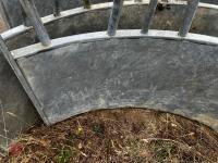 TOMBSTONE ROUND FEEDER - 21