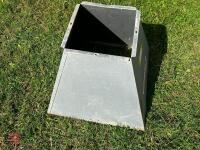 BIG DUTCHMAN METAL HOPPER - 3
