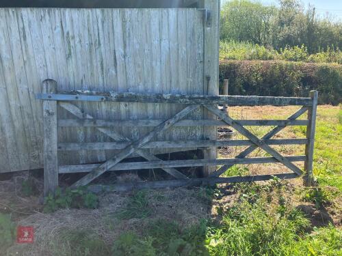 10' WOODEN GATE (B)