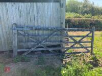 10' WOODEN GATE (B)