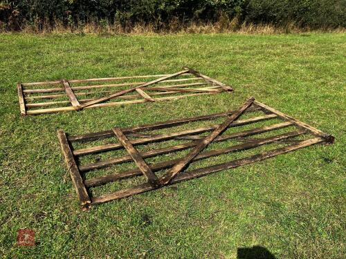 2 WOODEN GATES