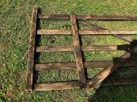 2 WOODEN GATES - 2