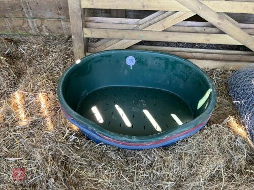 3 PLASTIC DOG BEDS (96)