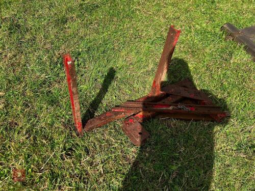 CONVENTIONAL BALE SLEDGE HITCH