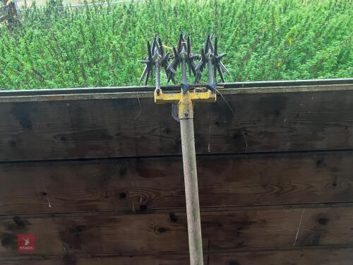 HAND SOIL TILLER TOOL