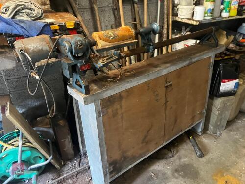 WOOD LATHE & 8 CHISELS