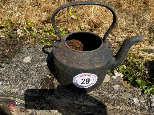 VINTAGE CAST IRON KETTLE (29)