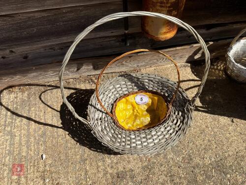 2 BASKETS (5)