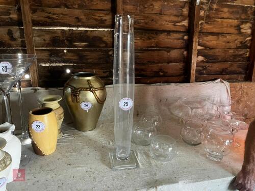LARGE GLASS VASE (25)
